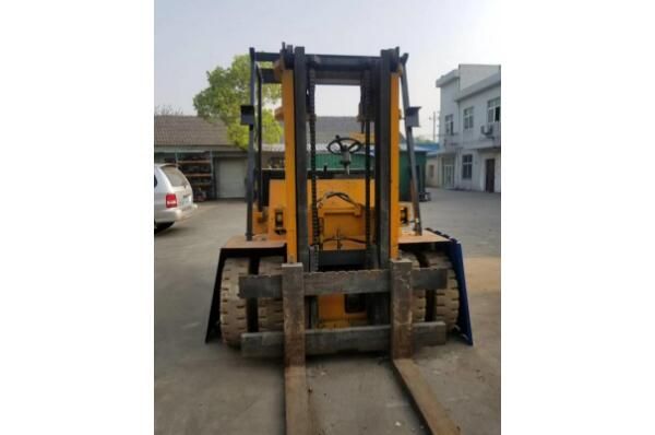 靈活高效，降本增效 叉車租賃的現(xiàn)代物流解決方案