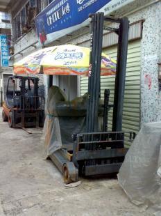 廣州6.5米電動叉車出租 帶中缸及側(cè)移功能的靈活解決方案